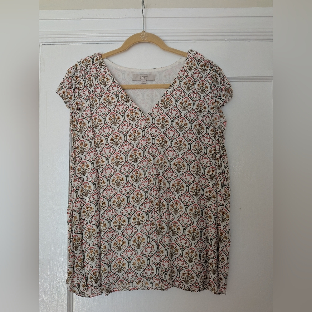 LOFT Women's Large Floral V-Neck Flutter Short Sleeve Top White Floral Print EUC
